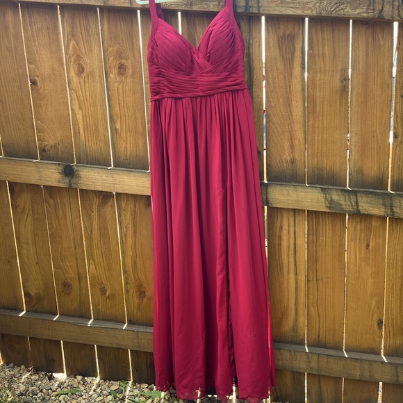 Azazie Chanel burgundy bridesmaid dress size 10 - Picture 1 of 2